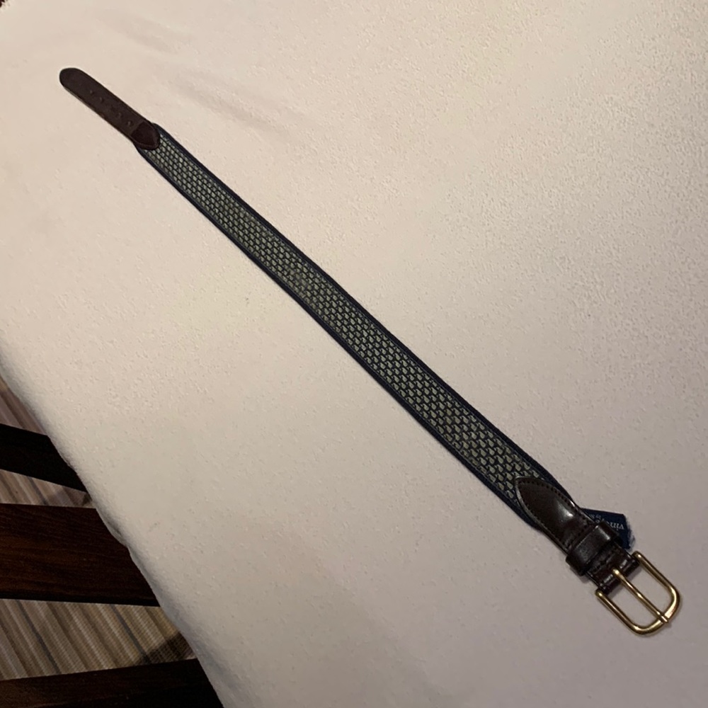 Vinyard Vines classic whale belt